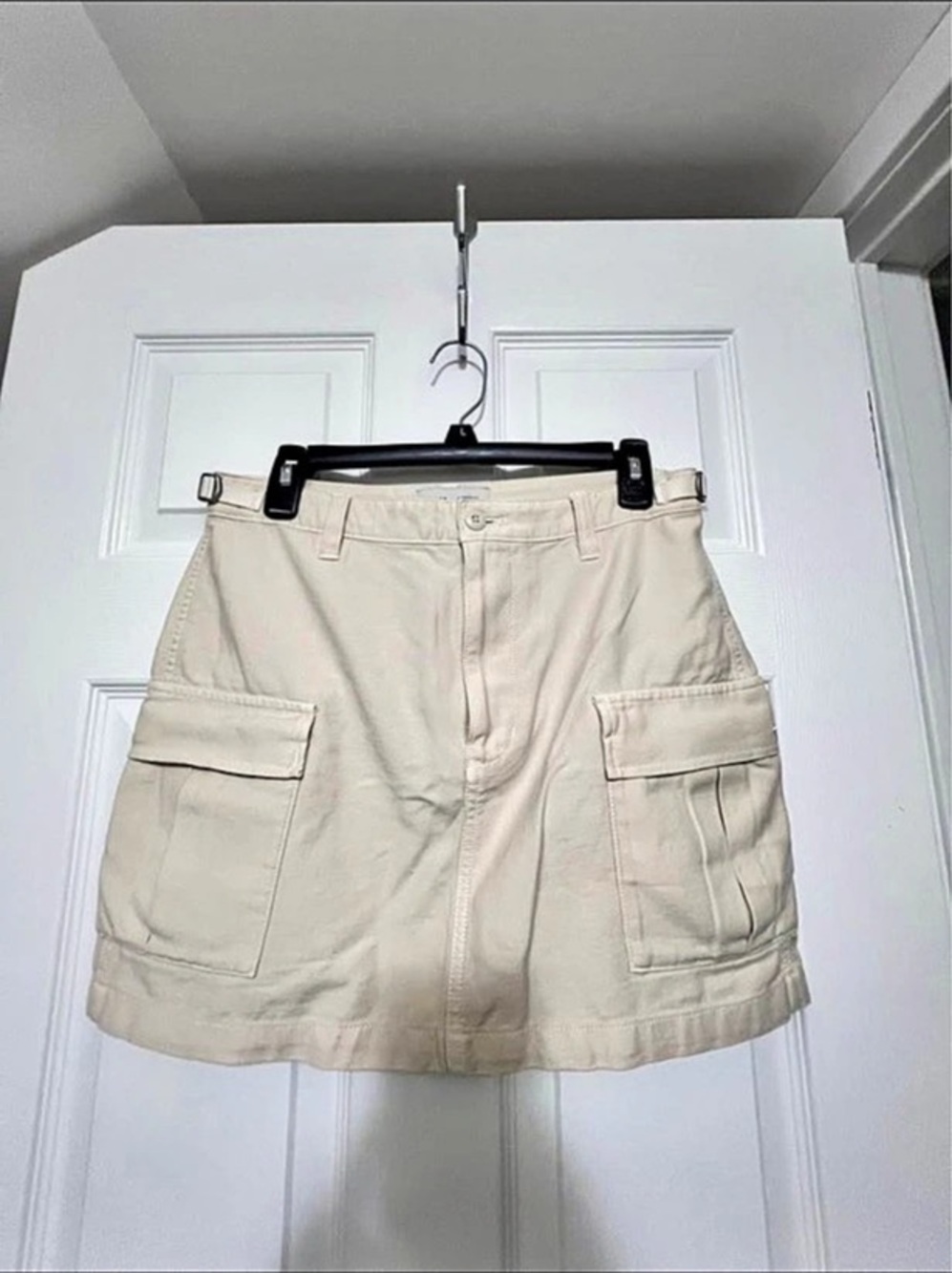 TNA Surplus Division Cargo Skirt in Cream Size 10